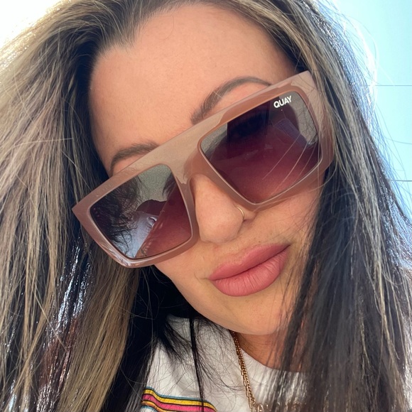 QUAY Get In Line Sunglasses Milky Carmel Shield Frame Brown Gradient Lens Unisex - Picture 4 of 15